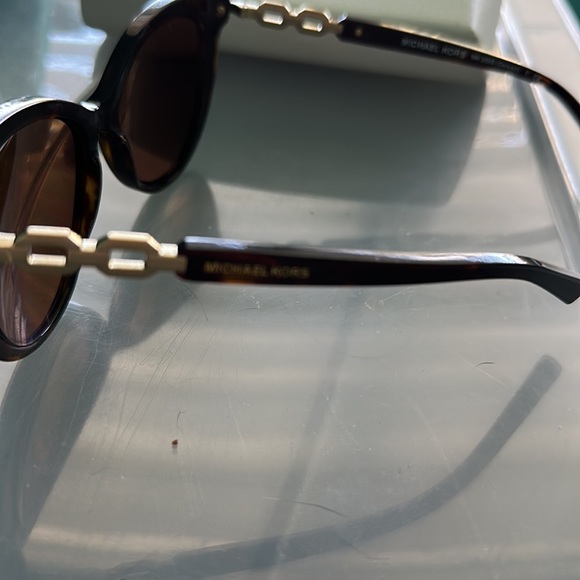Michael Kors sunglasses - Picture 4 of 6